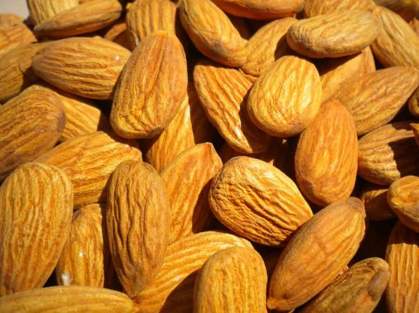 Amandes entieres, une bonne source de magnesium